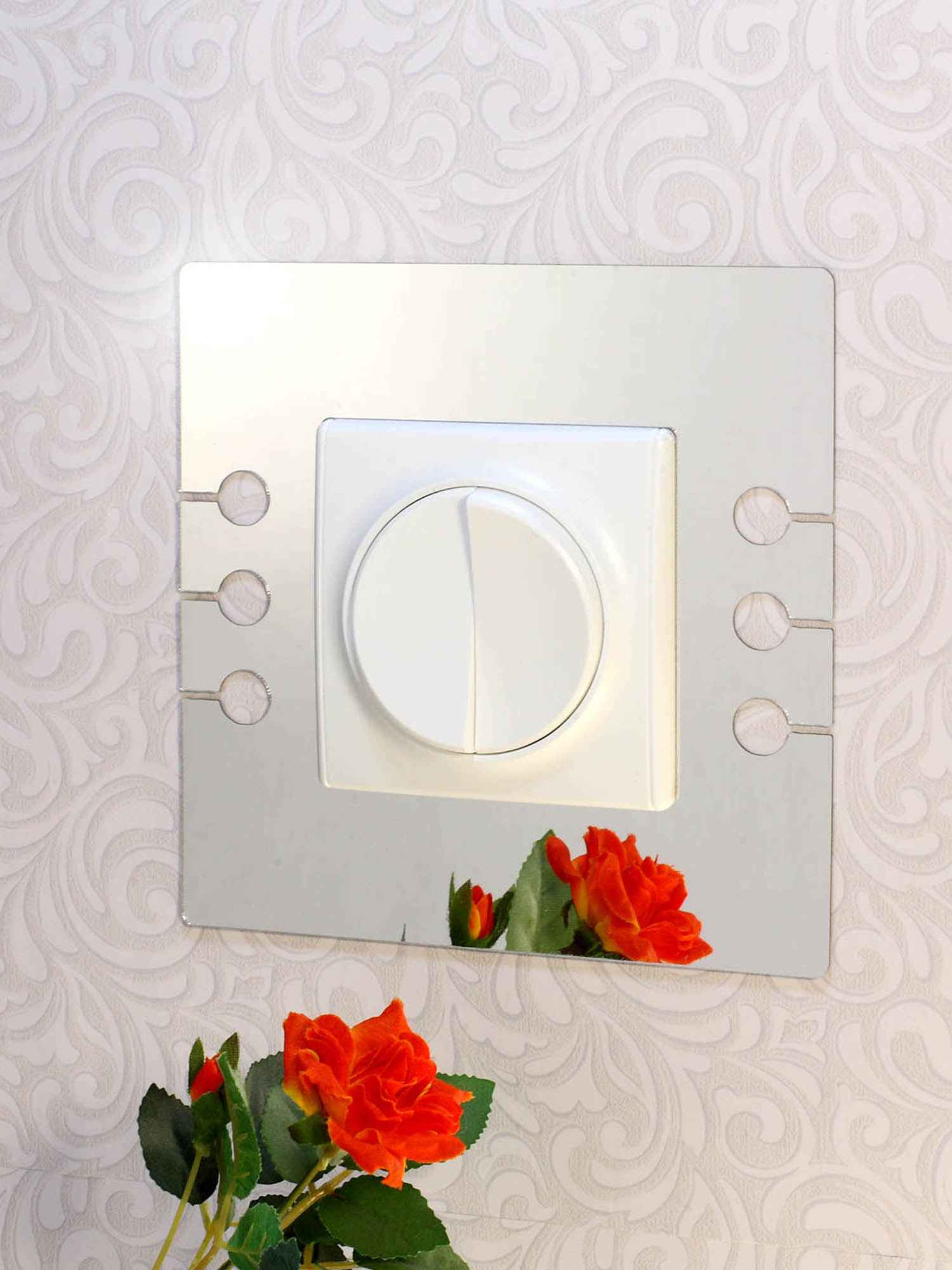 Дзеркальний декор рамка під вимикач №8 Дзеркальний декор рамка під вимикач №8
